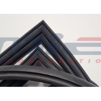 3500GT LATE WINDSCREEN GASKET 3500GT LATE WINDSCREEN GASKET