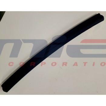 MASERATI BITURBO SPYDER REAR 1/4 WINDOW WEATHERSTRIP SEAL 337720339 QUARTER GLASS - FRONT SEAL MASERATI BITURBO SPYDER REAR 1/4 WINDOW WEATHERSTRIP SEAL 337720339 QUARTER GLASS - FRONT SEAL