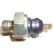 OIL PRESSURE SWITCH (LIGHT)