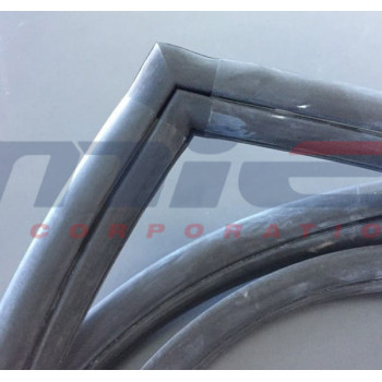 Ferrari / 250 GT Pininfarina Coupe / GUARNIZIONE PARABREZZA (1956-58) Ferrari / 250 GT Pininfarina Coupe / GUARNIZIONE PARABREZZA (1956-58)