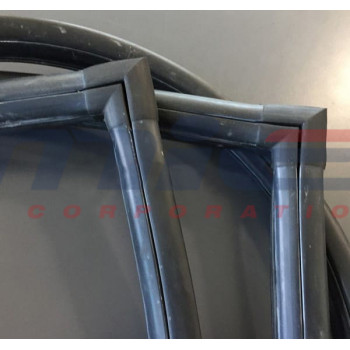 Ferrari / 250 GT Pininfarina Coupe / GUARNIZIONE LUNOTTO (1956-58) Ferrari / 250 GT Pininfarina Coupe / GUARNIZIONE LUNOTTO (1956-58)