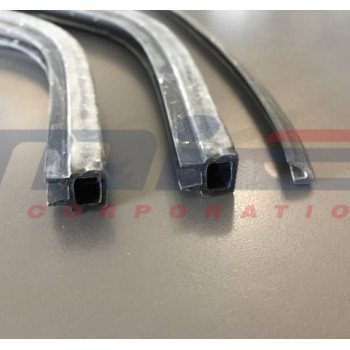 Ferrari / 250 GT Pininfarina Coupe / GUARNIZIONE DEFLETTORE DX/SX (SET COMPLETO) Ferrari / 250 GT Pininfarina Coupe / GUARNIZIONE DEFLETTORE DX/SX (SET COMPLETO)