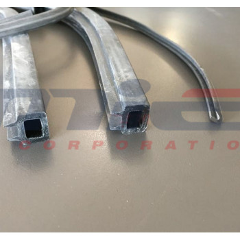 Ferrari / 250 GTL Berlinetta Lusso / RECHTS/LINKS (kompletter Satz) GUMMI DICHTUNG DER LÜFTUNGSFENSTER Ferrari / 250 GTL Berlinetta Lusso / RECHTS/LINKS (kompletter Satz) GUMMI DICHTUNG DER LÜFTUNGSFENSTER