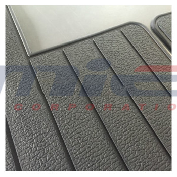 Ferrari / 275 GTB4 / SERIE TAPPETI IN GOMMA PER MOQUETTE (3PZ) Ferrari / 275 GTB4 / SERIE TAPPETI IN GOMMA PER MOQUETTE (3PZ)