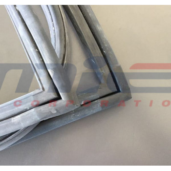 Ferrari / 275 GTS / JOINT D'ÉTANCHÉITÉ DE PARE-BRISE Ferrari / 275 GTS / JOINT D'ÉTANCHÉITÉ DE PARE-BRISE