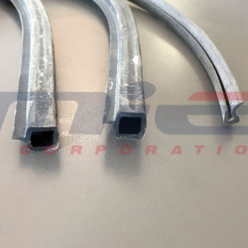 Ferrari / 275 GTS / GUARNIZIONE DEFLETTORE DX/SX (SET COMPLETO) Ferrari / 275 GTS / GUARNIZIONE DEFLETTORE DX/SX (SET COMPLETO)