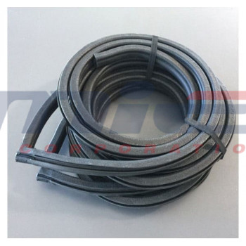 Ferrari / 365 GTC4 Gobbone / RHLH TÜRÖFFNUNG GUMMIDICHTUNG Ferrari / 365 GTC4 Gobbone / RHLH TÜRÖFFNUNG GUMMIDICHTUNG