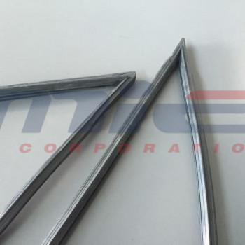 Ferrari / 328 GTB/GTS / RH/LH (Complete Set) FIXED GLASS-DOOR RUBBER SEAL Ferrari / 328 GTB/GTS / RH/LH (Complete Set) FIXED GLASS-DOOR RUBBER SEAL