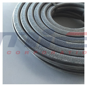 Ferrari / 400 i / Joint en caoutchouc d'ouverture de porte RH/LH (jeu complet) Ferrari / 400 i / Joint en caoutchouc d'ouverture de porte RH/LH (jeu complet)