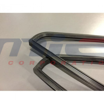 Ferrari / F 40 / GUARNIZIONI VETRI FISSI POST. DX-SX (SET COMPLETO) Ferrari / F 40 / GUARNIZIONI VETRI FISSI POST. DX-SX (SET COMPLETO)