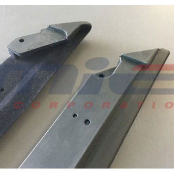 Ferrari / 348 GTB/GTS / ТОРЦЫ КАНАЛОВ СДВИЖНЫХ ОКОН ПЕРЕДНИХ И ВЕРХНИХ ДВЕРЕЙ Ferrari / 348 GTB/GTS / ТОРЦЫ КАНАЛОВ СДВИЖНЫХ ОКОН ПЕРЕДНИХ И ВЕРХНИХ ДВЕРЕЙ