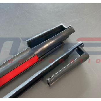 Ferrari / 348 GTB/GTS / НАРУЖНЫЙ СКРЕБОК ДЛЯ СТЕКЛА (2ШТ) Ferrari / 348 GTB/GTS / НАРУЖНЫЙ СКРЕБОК ДЛЯ СТЕКЛА (2ШТ)