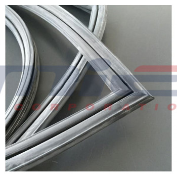 Lamborghini / Miura P400 / JOINT D'ÉTANCHÉITÉ DE PARE-BRISE Lamborghini / Miura P400 / JOINT D'ÉTANCHÉITÉ DE PARE-BRISE